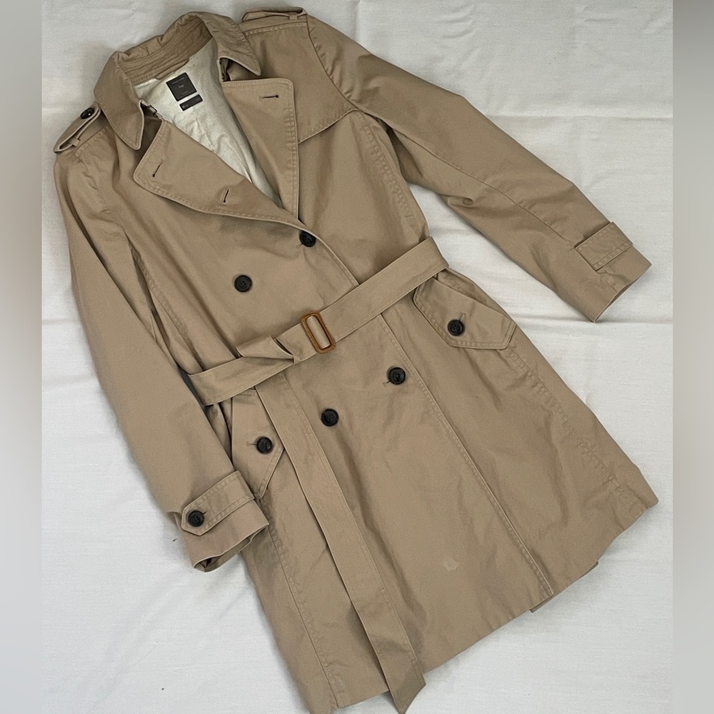 GAP Khaki Medium Tall Trench Coat with Tortoise Shell Buttons